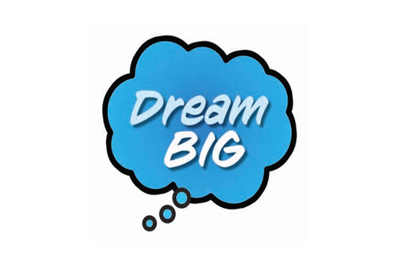 Blue thought bubble with the words "Dream Big" in white letters.